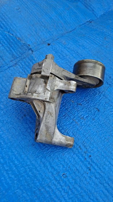 Натяжитель ремня 2TR-FE TOYOTA