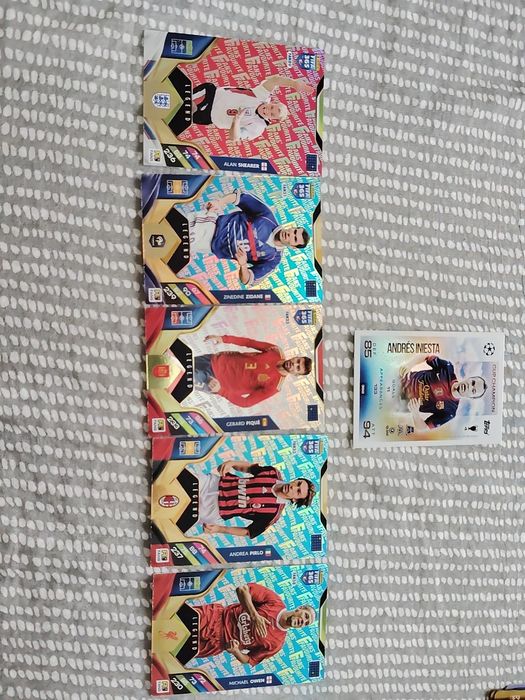 Carduri de colecție cu album