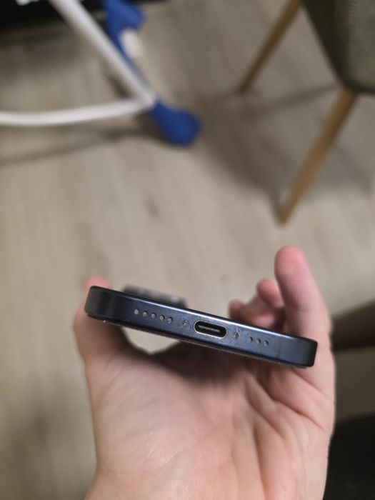 Продавам Iphone 15 pro