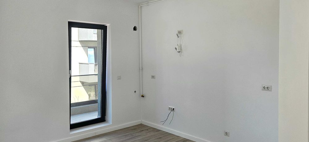 Apartament 3 camere,2 bai etaj 1/3,lift,an constructie 2026