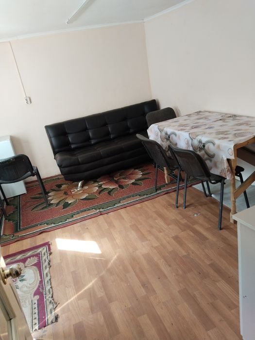 Шаңырақ 1ден 2 бөлмелі времянка жалға беріледі.