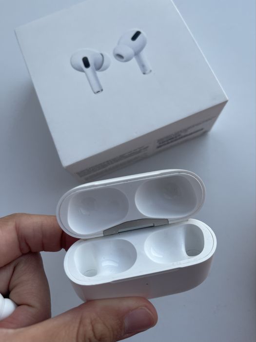 Продам оригинал Apple airpods PRO