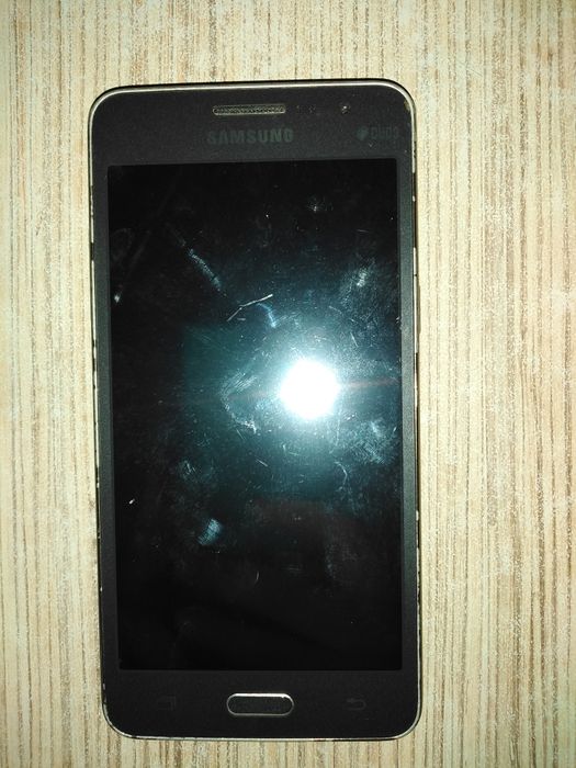 Телефон  Samsung