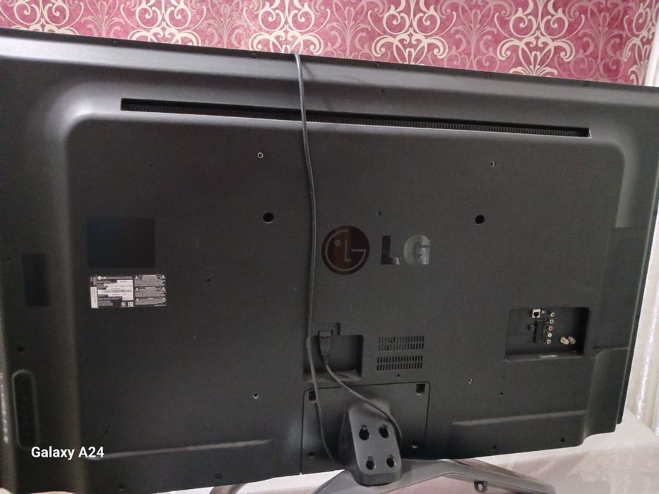 Продам большой  телевизор