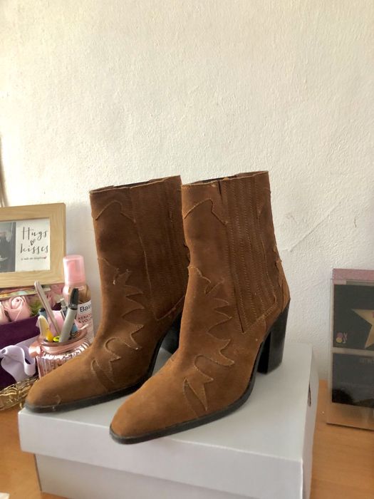 Ghete  cowboy, din piele întoarsă , din Reservd in stare foarte buna