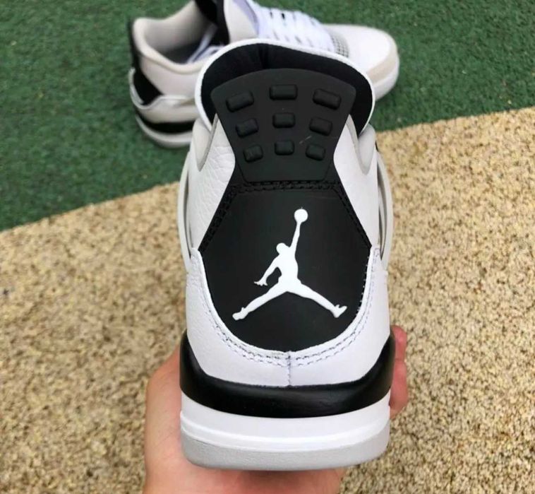 Jordan 4 Retro Military Black EU40