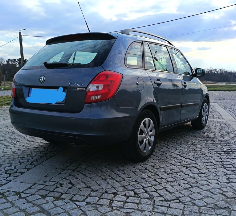 Vând Skoda fabia 2010