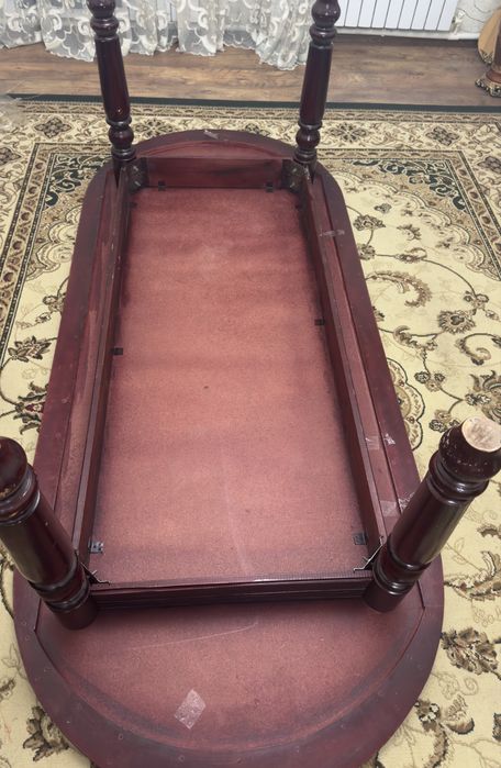 Стол для гостиной