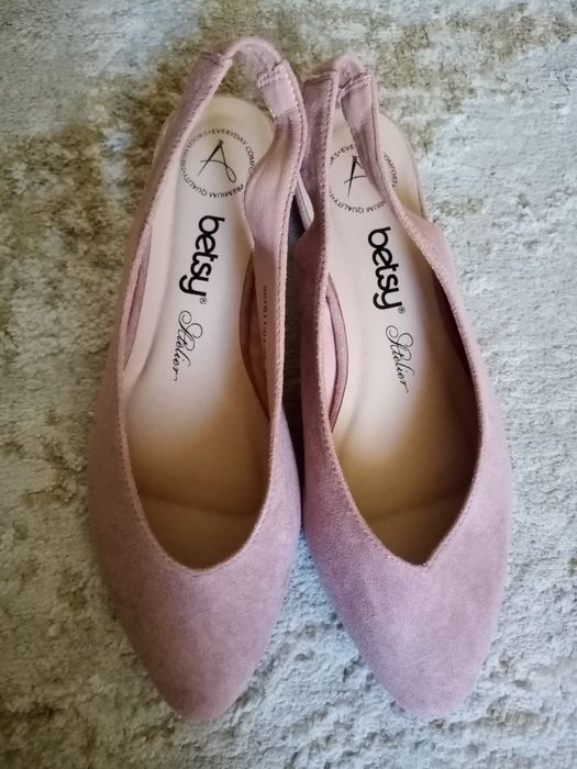 Обувь женская 5000 тг