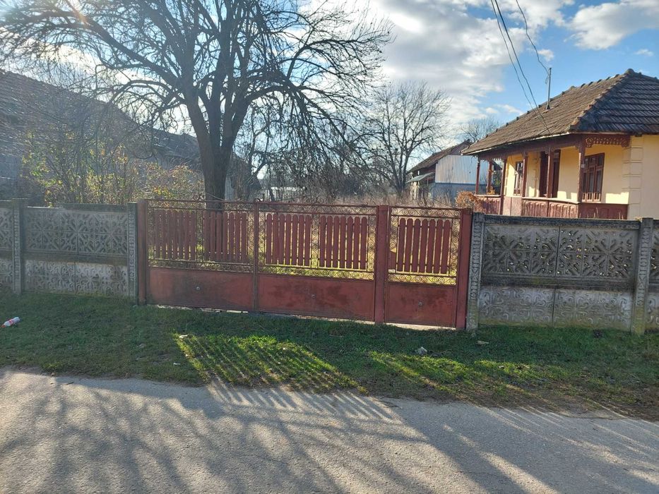 Casa cu teren 2000 mp Vulcana Pandele - DB