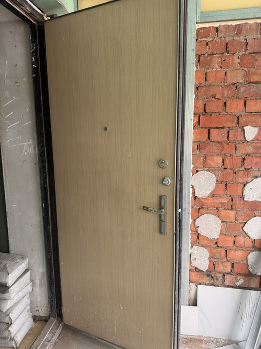 Входная дверь металлическая