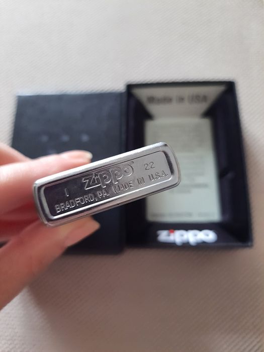 Bricheta Zippo Herringbone Sweep - noua