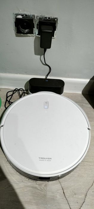 Моющий Робот пылесос TROUVER