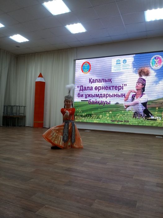 Продам платья для девочек