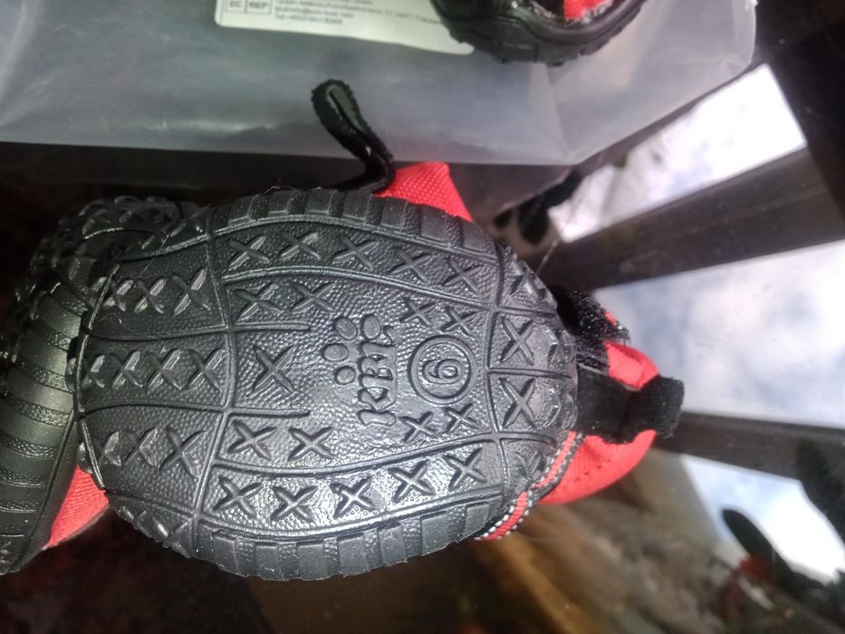 Продам зимние ботиночки для собачки