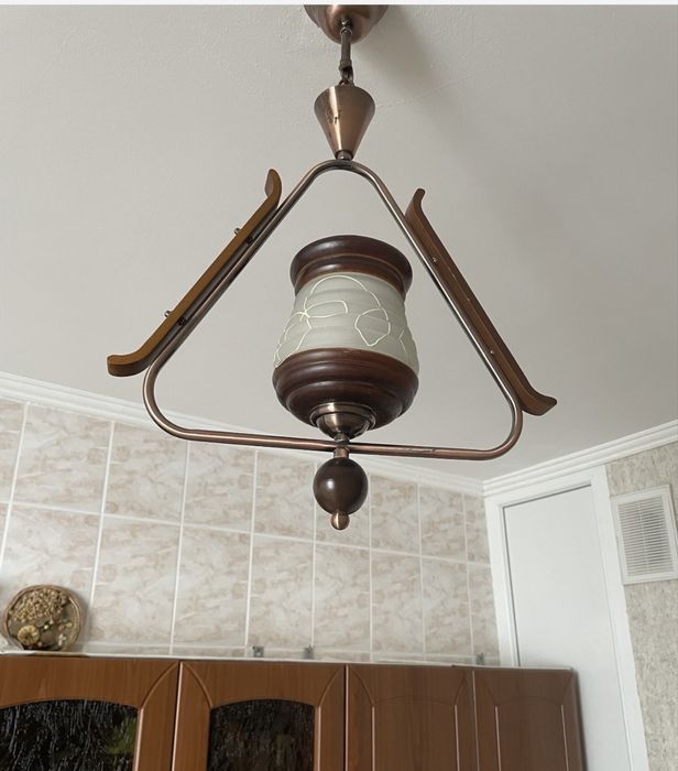 Люстры б/у  в хорошем состоянии.