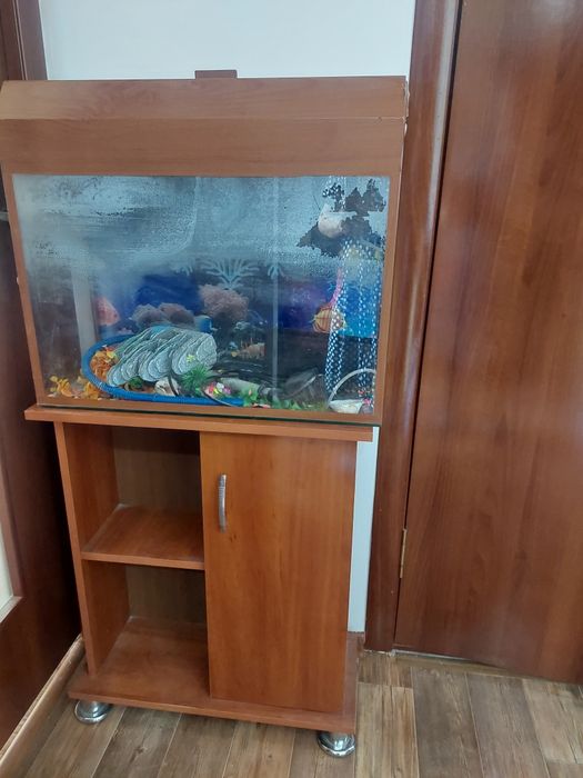 Продам аквариум в хорошем состоянии