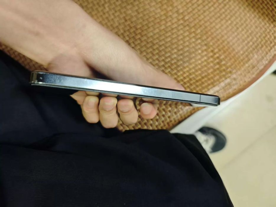 Xiaomi 13,12/256, состояние отличное