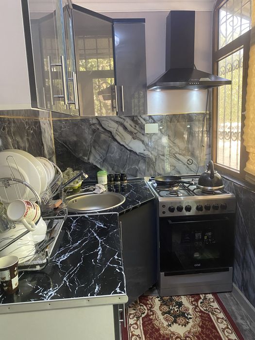 Tez. Kunda sentirdan 1 etaj uy sotiladi