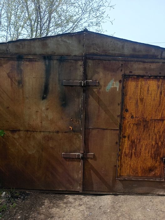 Срочно продам металлический гараж