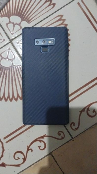 Прлдам телефон  Samsung galaxy  Nout9