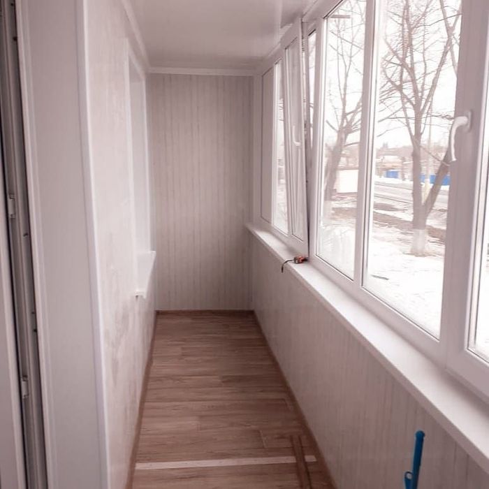 Окна, балконы, витражи