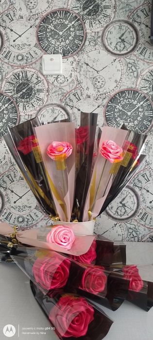Букети и аранжировки от сатенени рози
