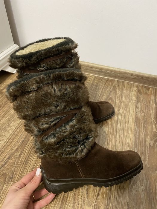 Cizme piele intoarsa