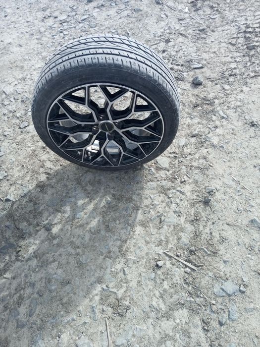 Продам Шины с дисками.