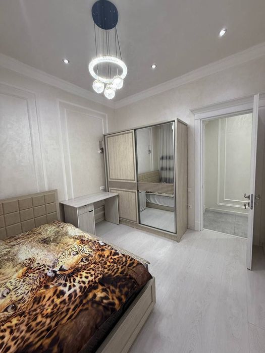 Rus ayol veb-kamerada eshagini korsatadi