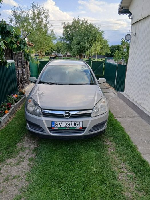 Vand sau schimb opel astra H Caravan