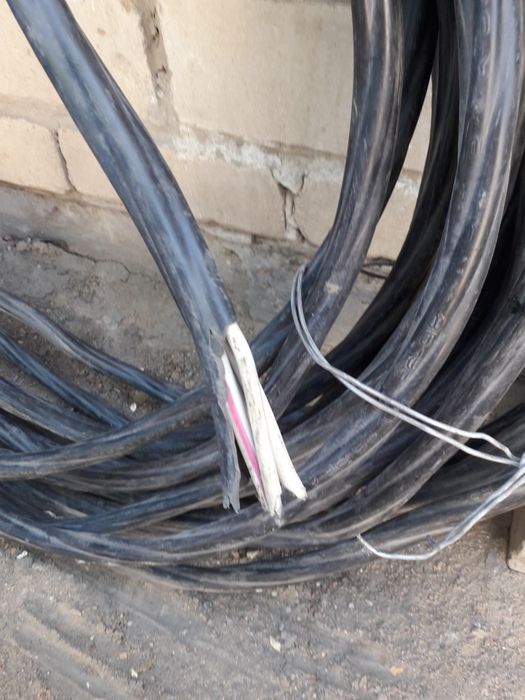 Кабель четырёх жильный