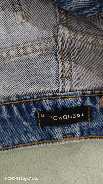 Blugi cu crac drept mărimea 36- 38