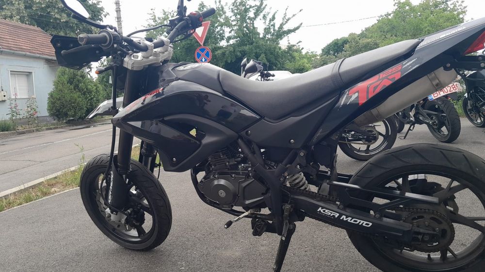 Vând motor cross