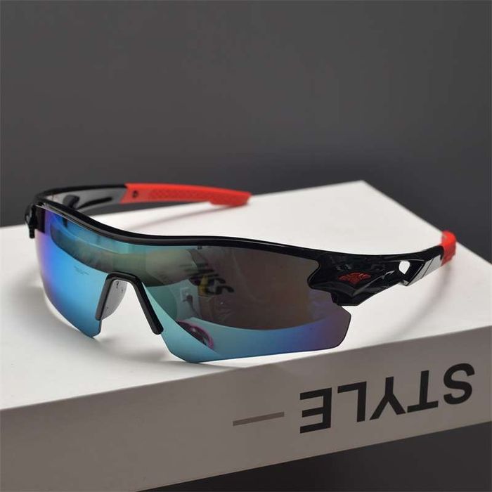 Отличные спортивные очки