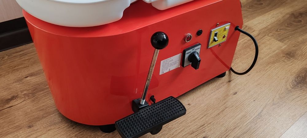 Електрическо грънчарско колело