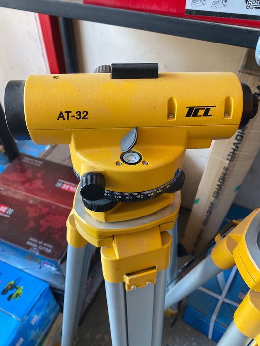 Нивелир оптическый