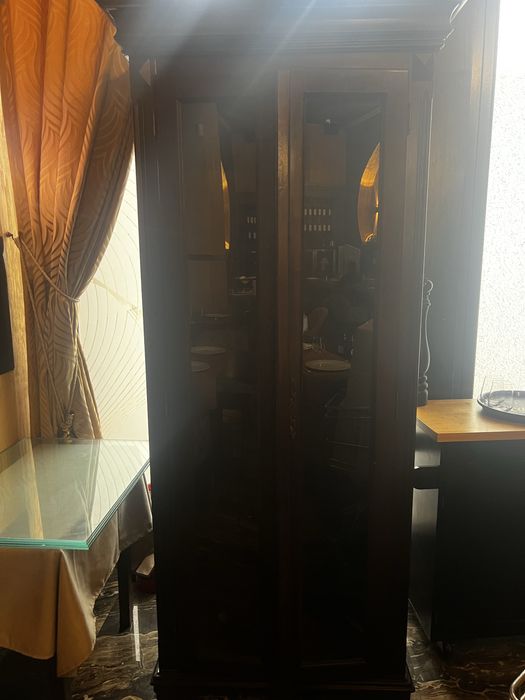 Vitrine lemn masiv pt restaurant