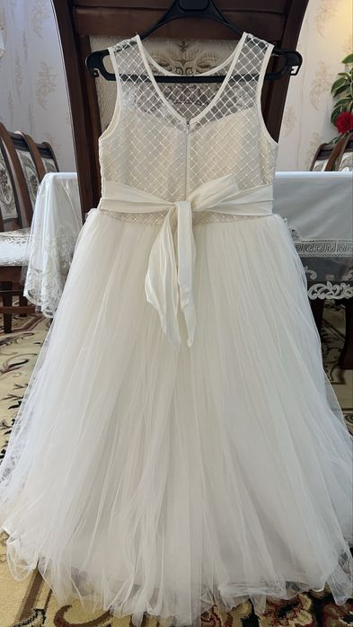 Oq kuylak qizchalar uchun