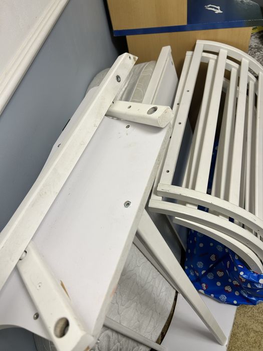 Манеж б/у с 2-мя матрасом