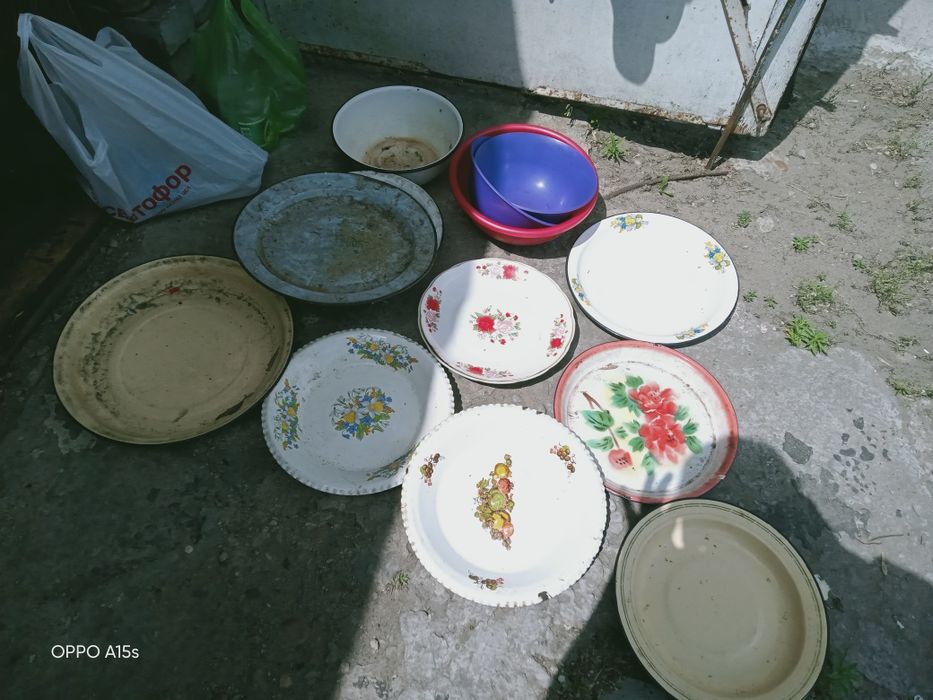 Продам посуду для собак,птицы