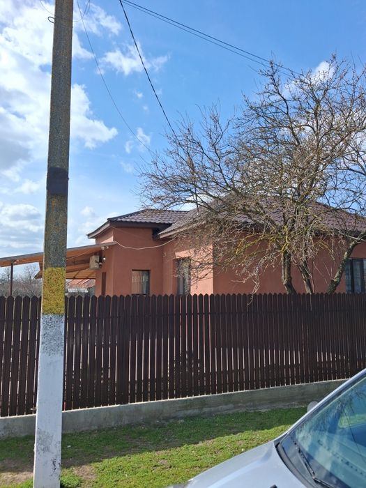 Vand casa in Sarateni