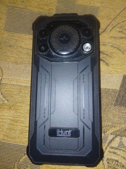 Vând telefon ihunt p11001