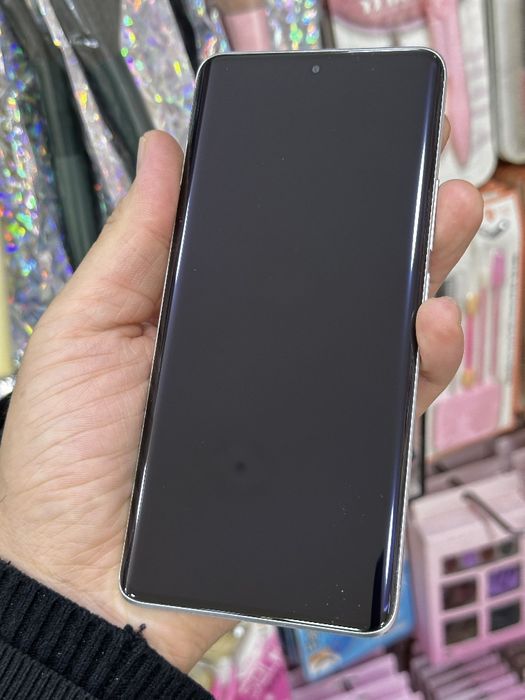 Redmi 13 Pro plus 5G 256Gb Sotiladi Xolati Ideall!!!