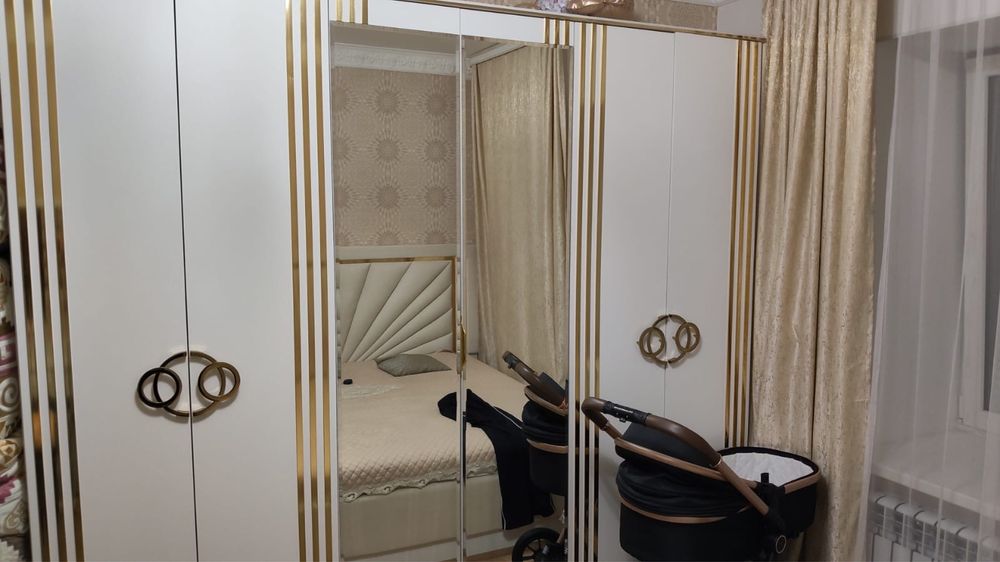 Продаю спальный гарнитур