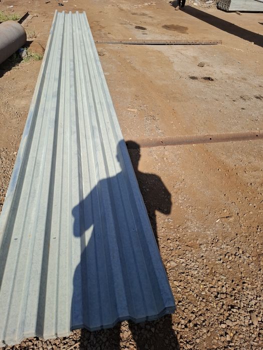 Profnastil sotiladi, holat yaxshi.