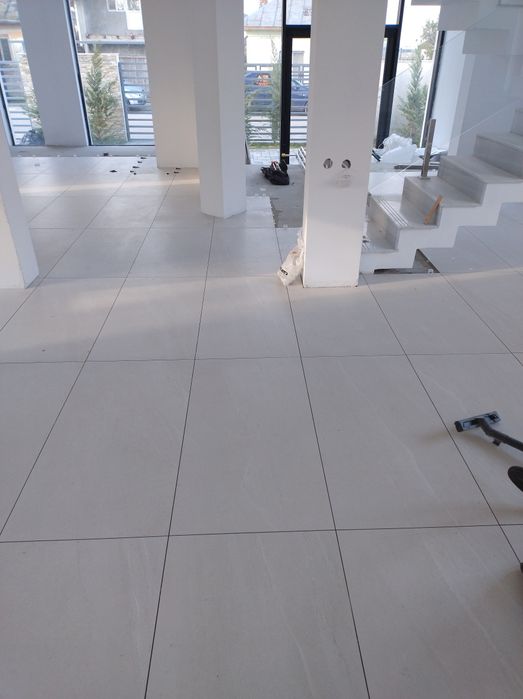 Gresie faianță și zugrăveli