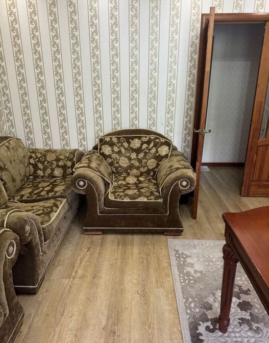 СРОЧНО!  Продам диван с 2 креслами