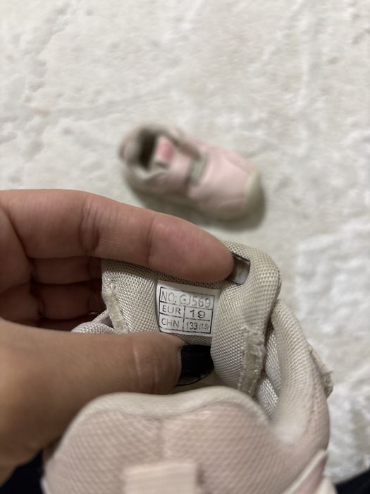 Детская кроссовка 19 размер