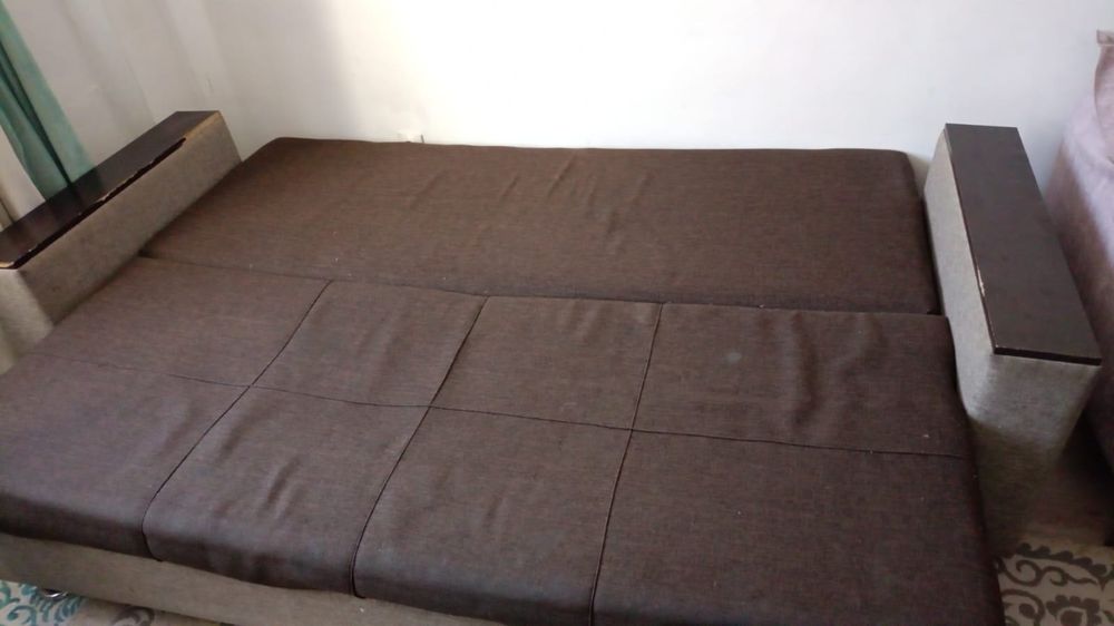 Продаётся срочно б/у диваны и шкаф